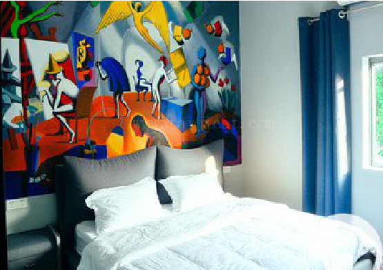 眉县对于酒店的墙体彩绘而言更注重哪些方面？